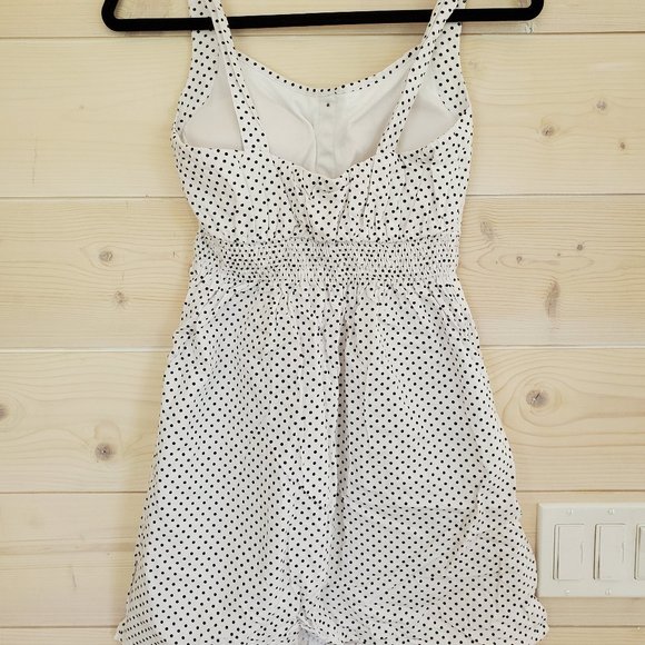 💥2/$30💥 Polka dot dress with buttons - Picture 3 of 4